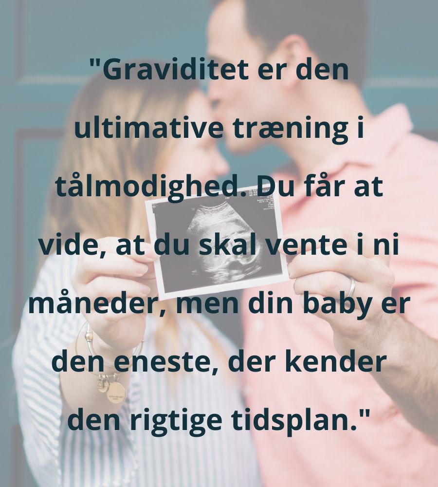 Billede af par med ultralydsfoto med tekst ovenpå